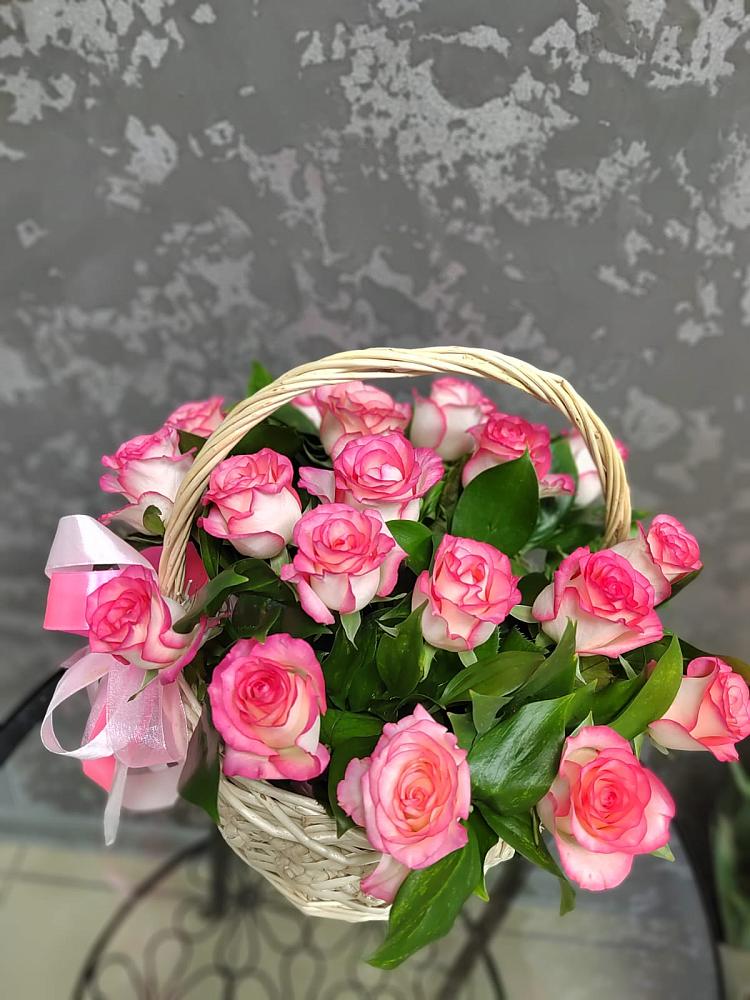 Цветочная композиция из Розы в корзине в Панкрушихе
