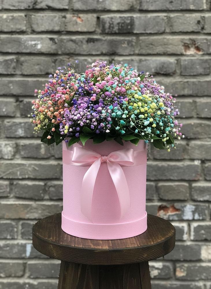 Цветочная композиция из Гипсофила и Розы в шляпной коробке в Панкрушихе