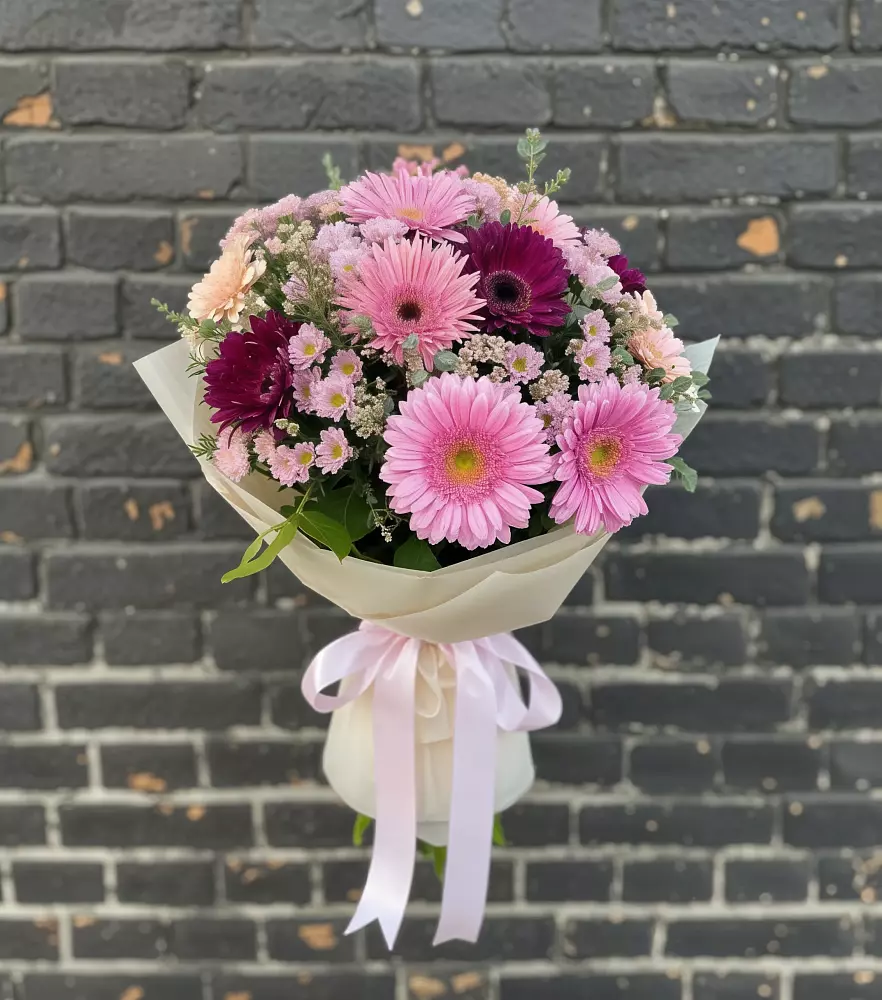 Букет цветов из: Герберы и Хризантемы в Панкрушихе