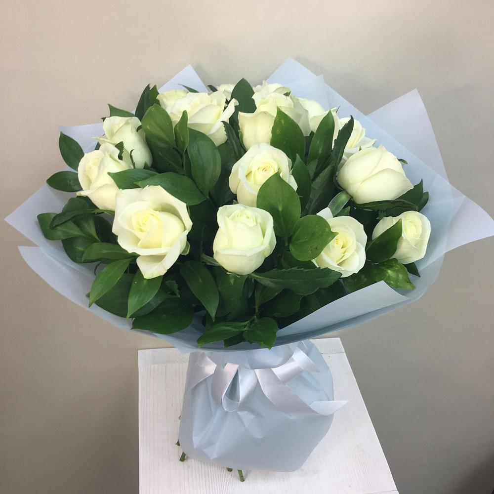 Букет 15 Белых роз Проуд в Панкрушихе