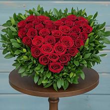 Цветочная композиция из Розы в виде сердца в Панкрушихе