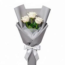 Букет 3 белые розы в Панкрушихе
