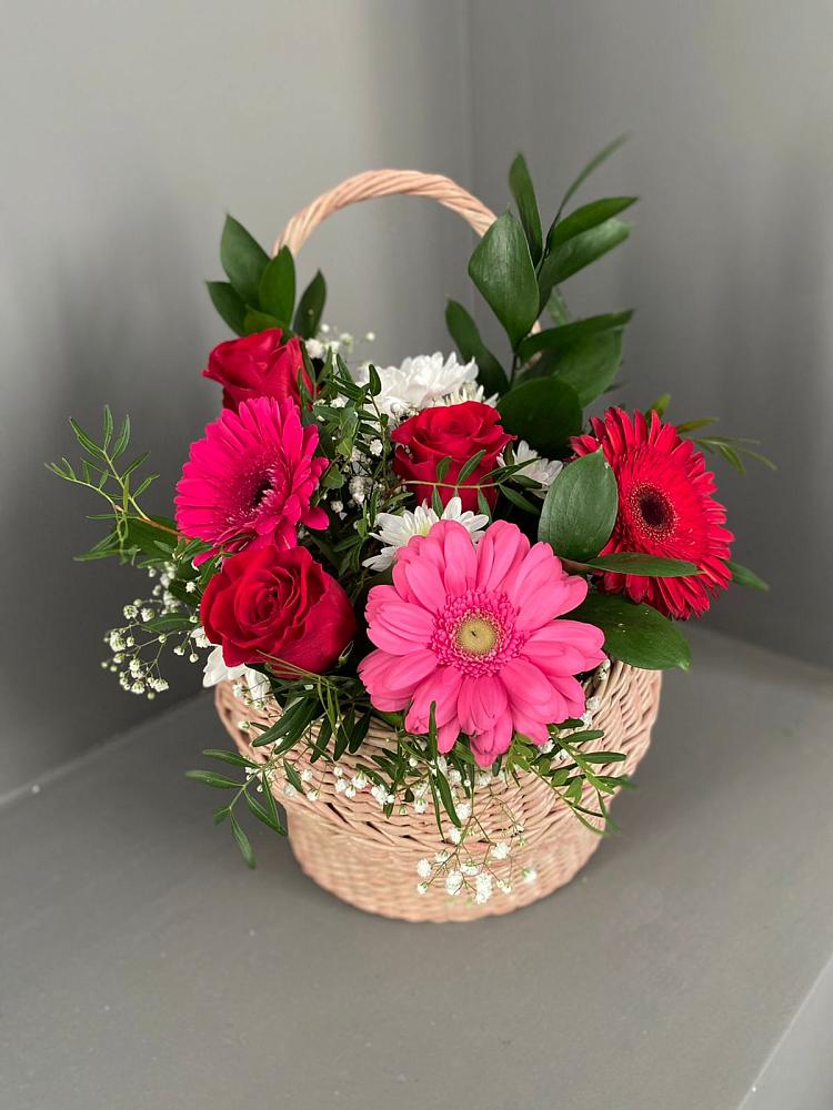 Цветочная композиция из Розы, Хризантемы и Герберы в корзине в Панкрушихе